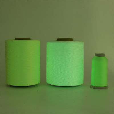OEM 450D Glow Dark Yarn Glow Yarn d'hiver Temps de brillance de 8 heures