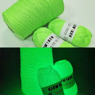 Fil de couture de laine lumineuse 150D Brille dans la laine de laine sombre