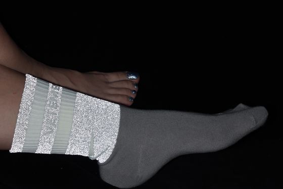 Vêtements de sécurité à tricot réfléchissant Fil de polyester à fil réfléchissant Pour tricot