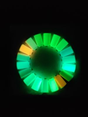 900D 5000m Lumière dans l'obscurité fil acrylique fil de couture lumineux