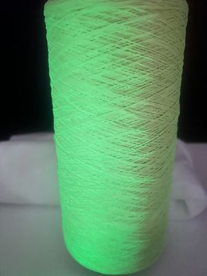 150D FDY Lumière dans l'obscurité Fil de tricot fil de couture fluorescent