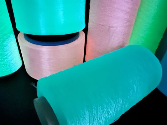 Fil de polyester lumineux 150D fil de polyester lumineux fil lumineux